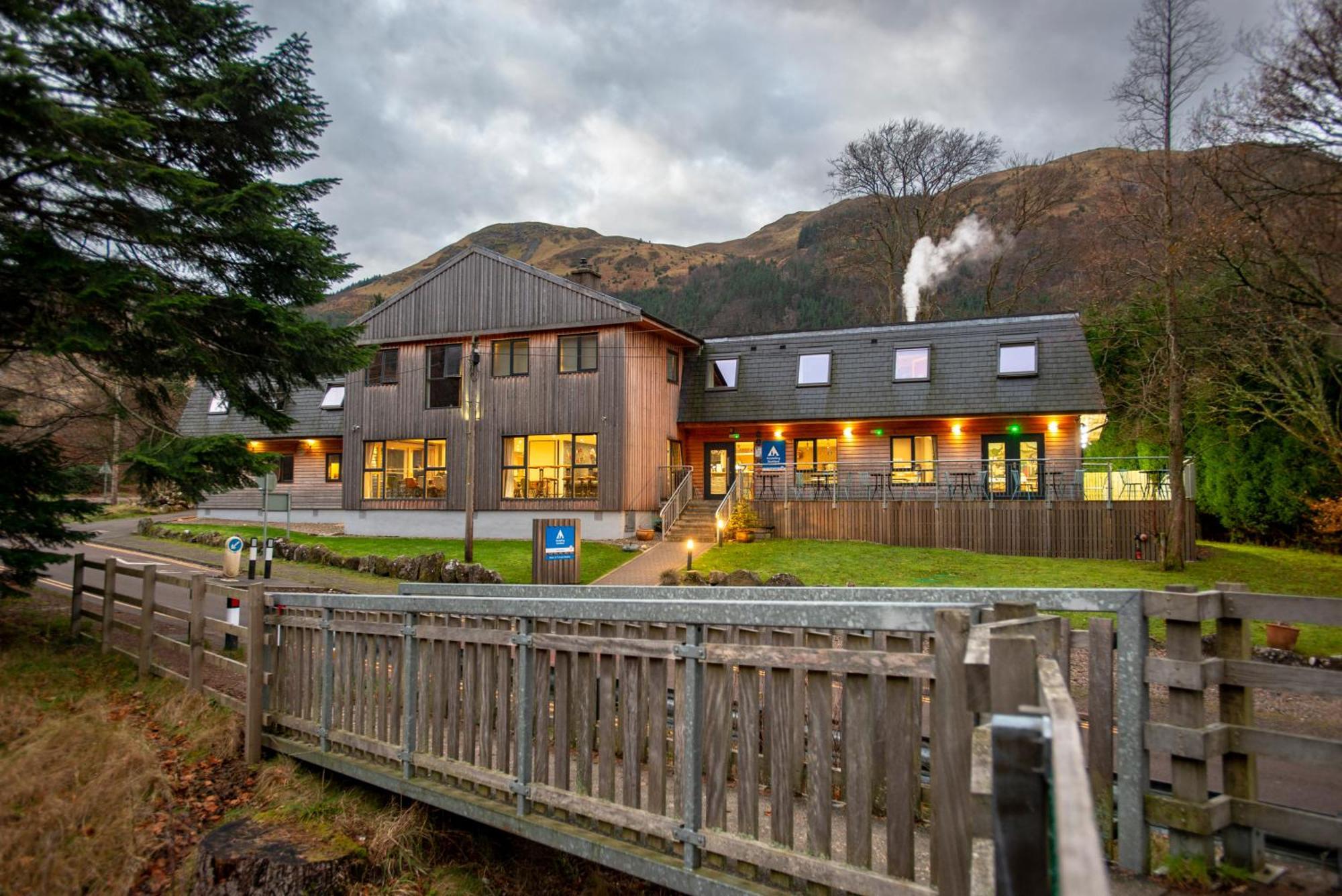 פורט ויליאם Glen Nevis Youth Hostel מראה חיצוני תמונה The new visitor centre