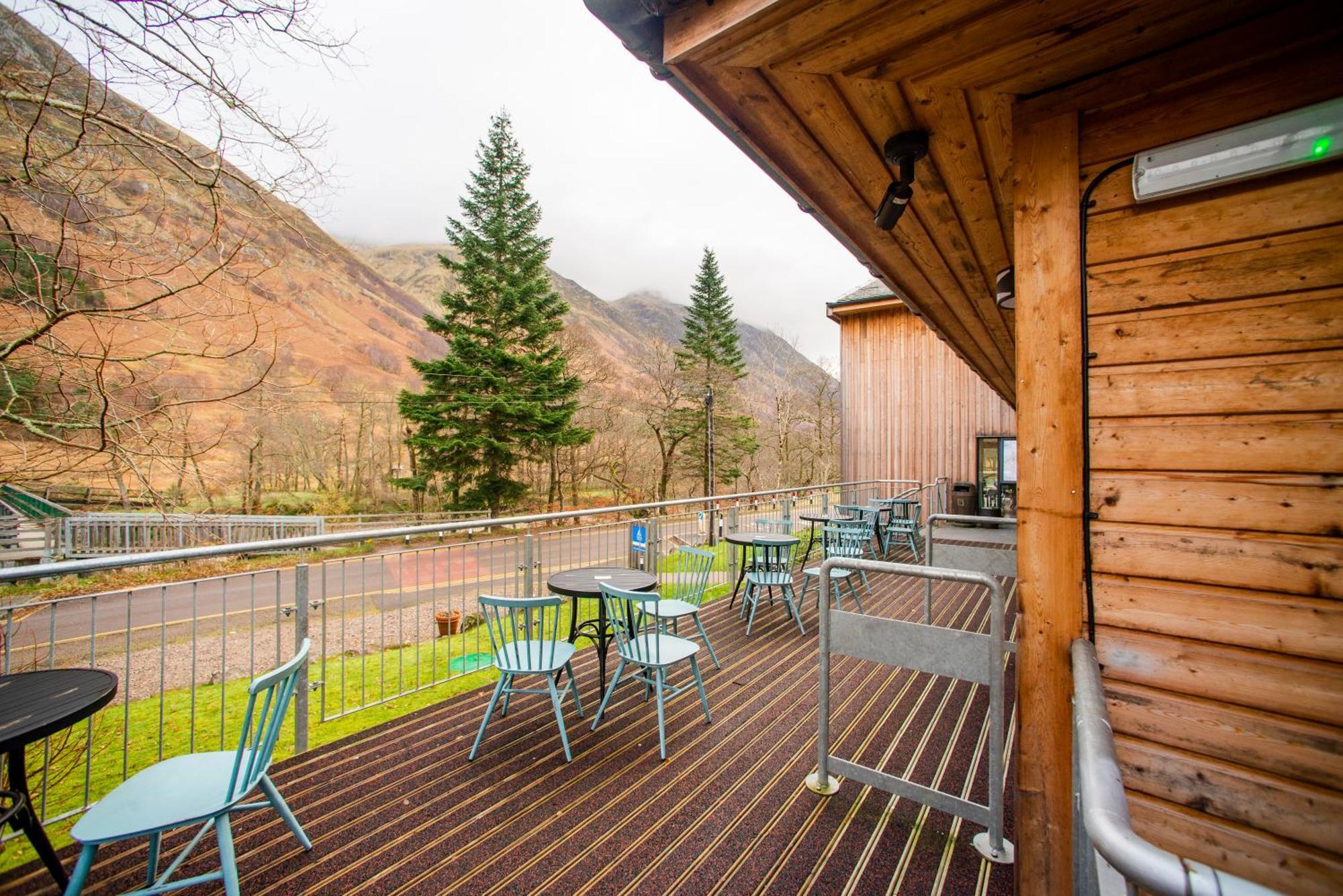 פורט ויליאם Glen Nevis Youth Hostel מראה חיצוני תמונה The view from the balcony of the visitor centre