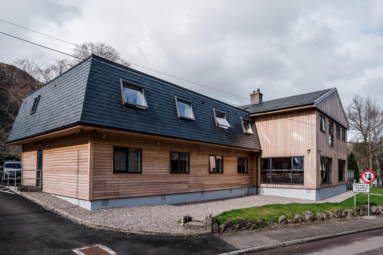 פורט ויליאם Glen Nevis Youth Hostel מראה חיצוני תמונה The new school building