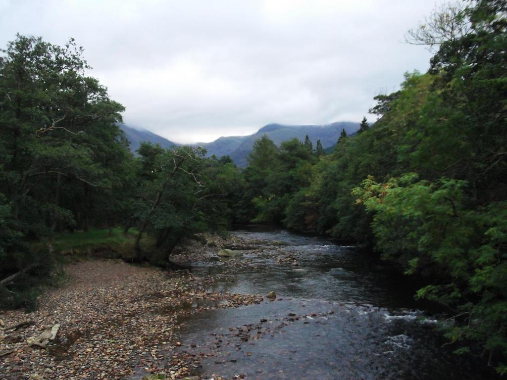 פורט ויליאם Glen Nevis Youth Hostel מראה חיצוני תמונה The River Calder
